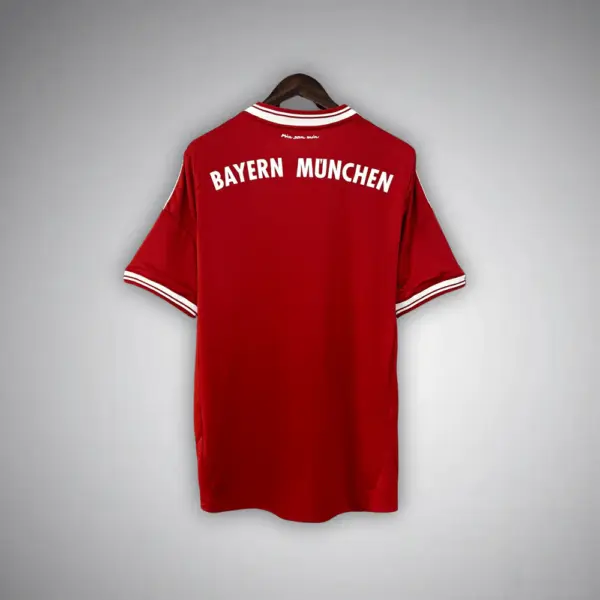 13/14 FC Bayern Home Premium Kit - Image 2