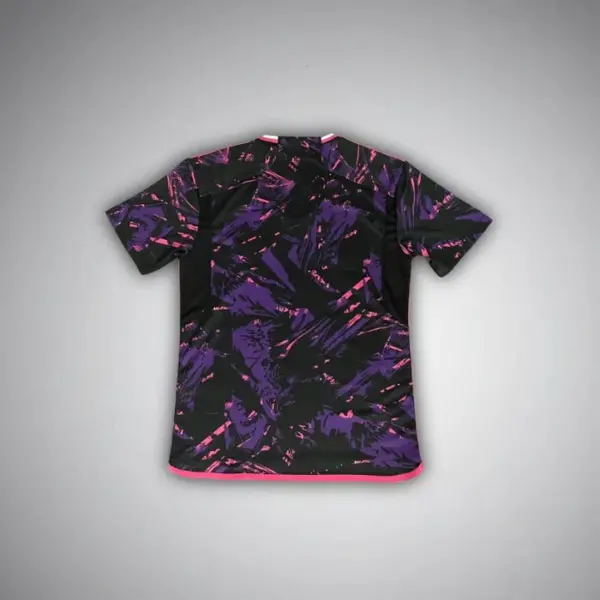 Real Madrid "Madridista" Premium Kit - Image 2