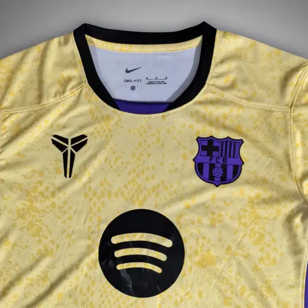 25/26 FC Barcelona Away Kit - Image 3