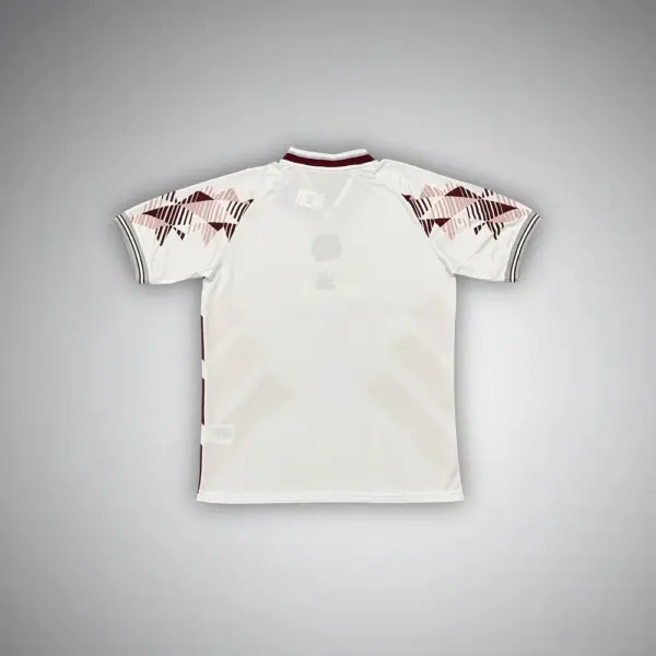 FC Bayern "Mia San Luxe" Premium Kit - Image 2