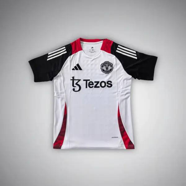 Manchester United "Tiro 24" Premium Kit