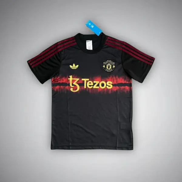 Manchester United "Trefoil Blaze" Premium Kit