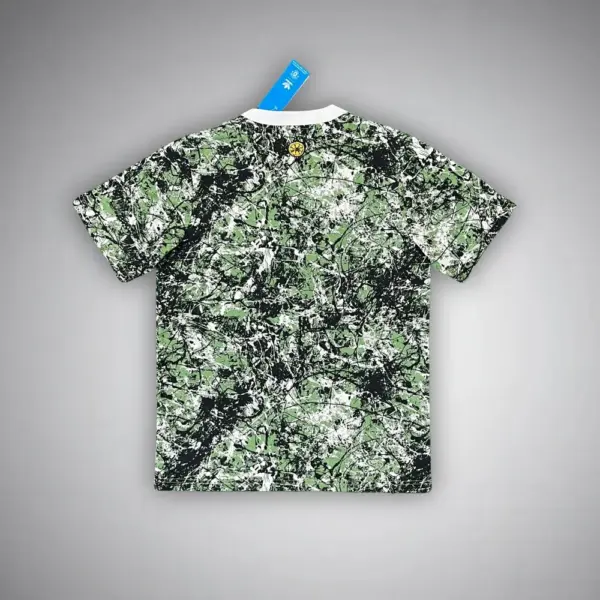 Manchester United X Stone Roses Premium Green Kit - Image 2