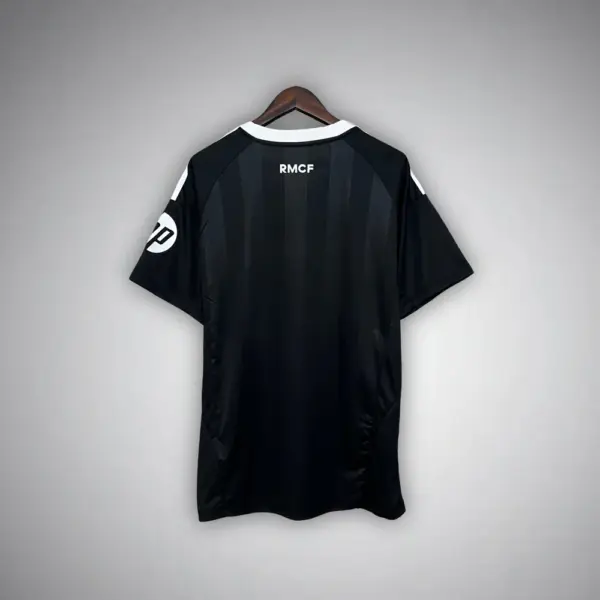 Real Madrid "Nocturno" Premium Kit - Image 2